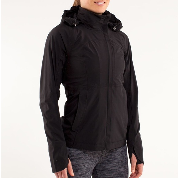 Lululemon Run: In The Rain Jacket black size 2